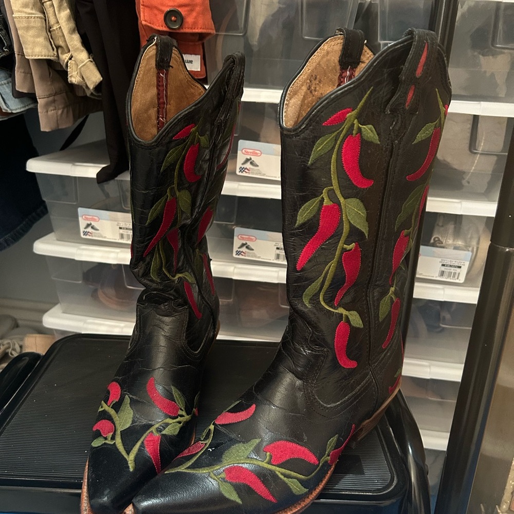 Women’s cowboy boots